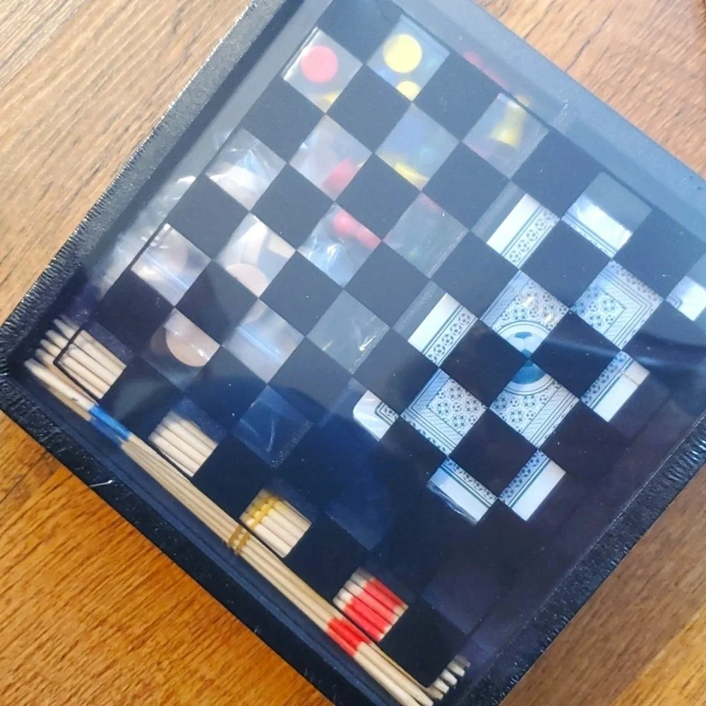 NEW Anti Boredom Box with 5 Games‎